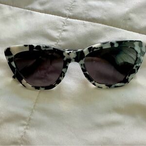 Diff Eyewear Black and White Patterned Sunglasses